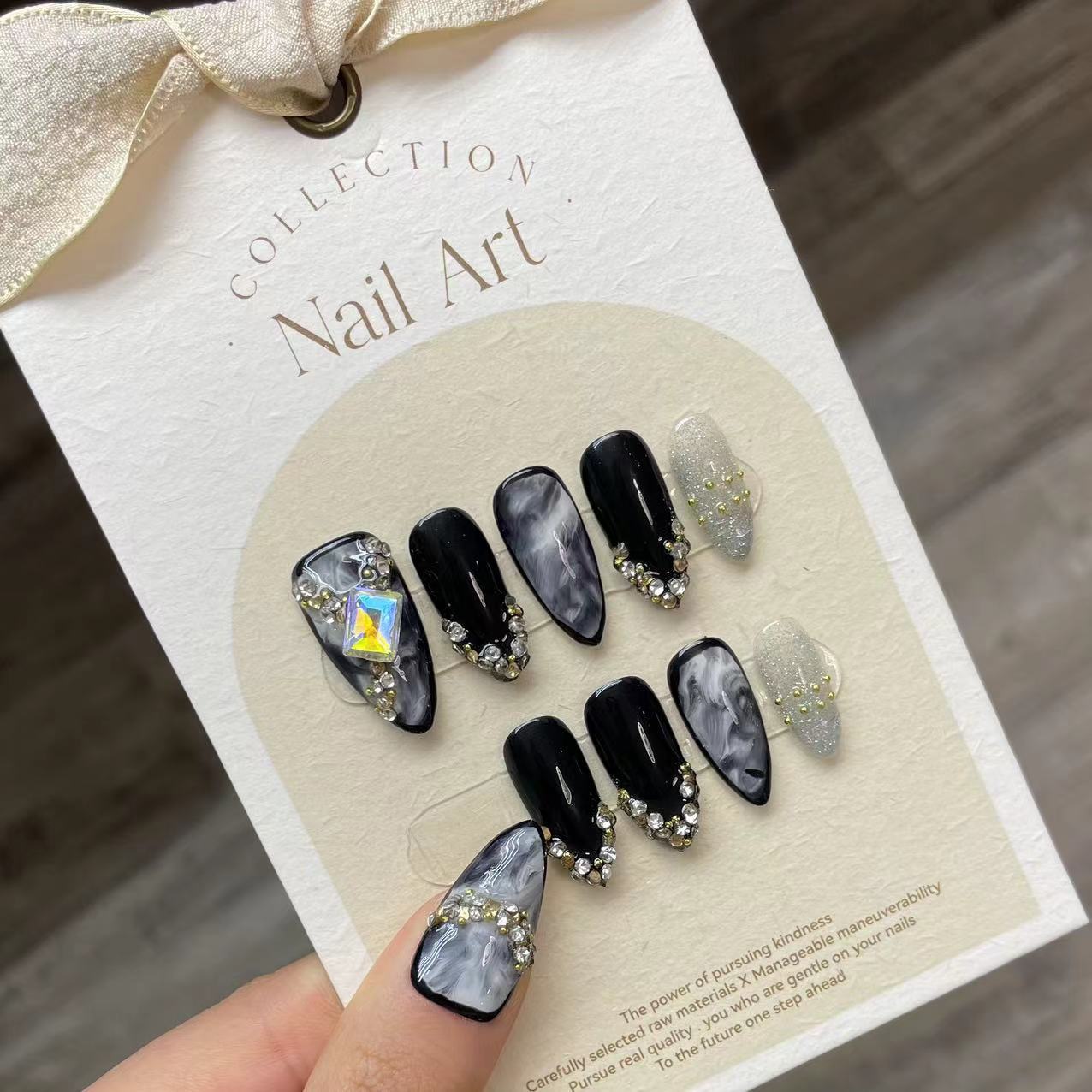Handmade Press on Nails Black  - đánh giá và giá Nail Art Gliter